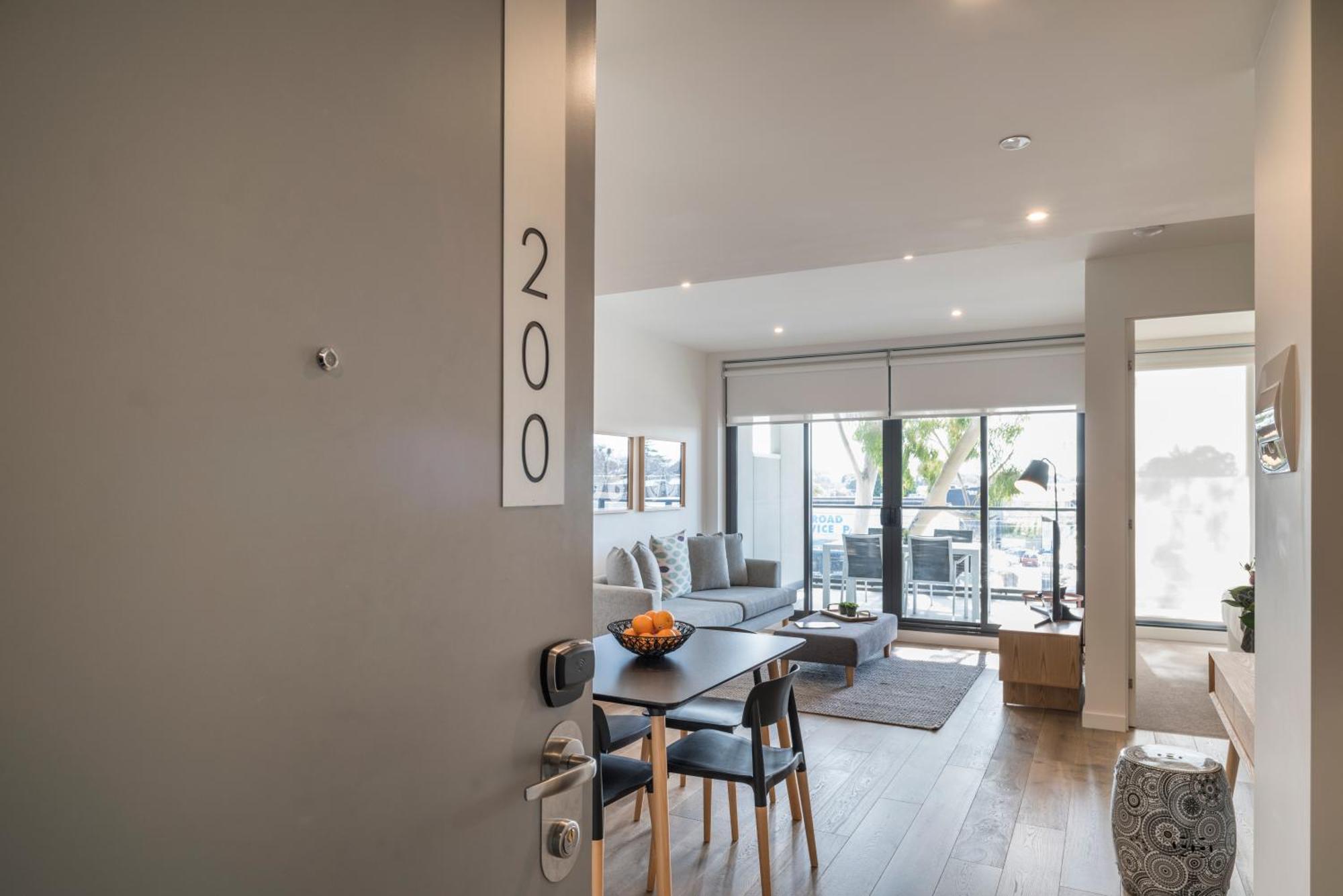 Caroline Serviced Aparthotel 4*